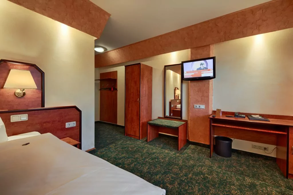 Neu_Hotel-Aragon_24_Comfortzim_Handycap_HDR