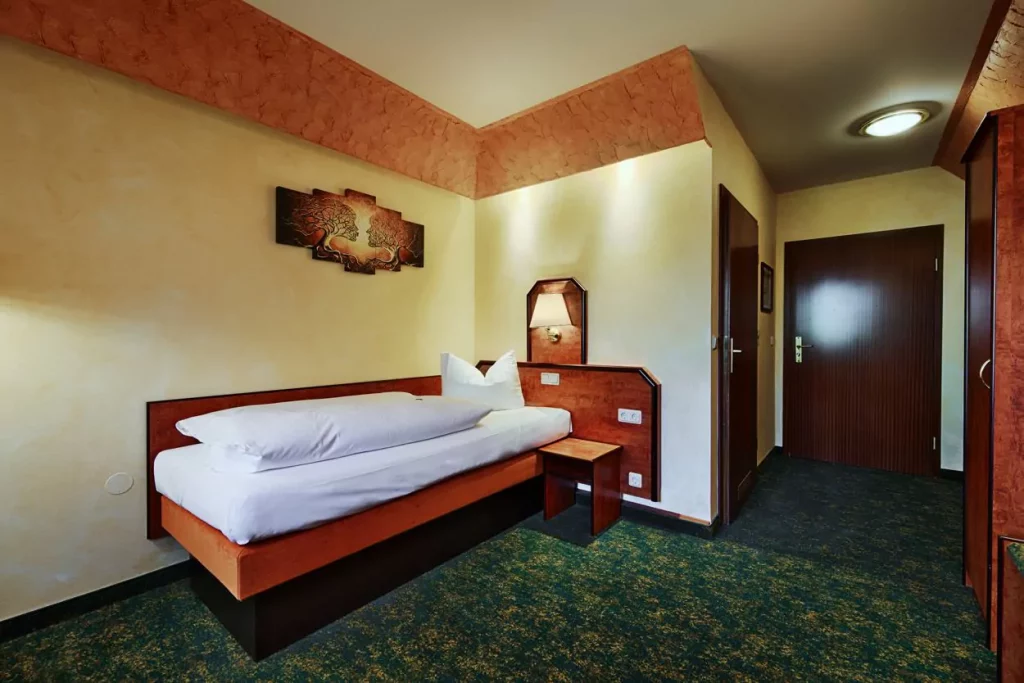 Neu_Hotel-Aragon_25_Comfortzim_Handycap_HDR
